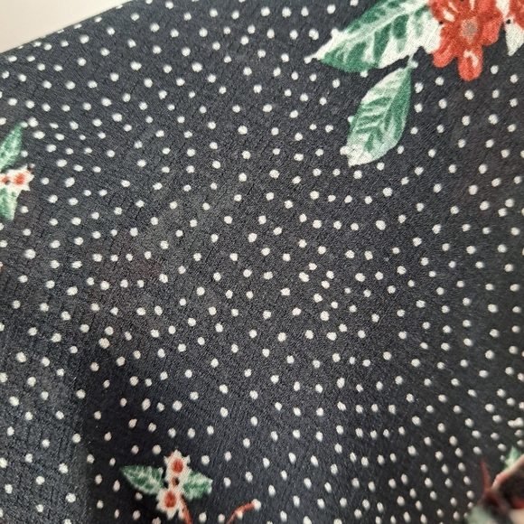 Torrid Black White Polka Dot Floral Sheer Ruffle Romantic Blouse Size 4X - Picture 8 of 8